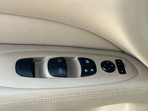 Used 2019 Nissan Pathfinder Platinum image 26