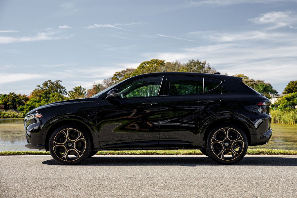 New 2025 Alfa Romeo Tonale AWD/4WD image 6