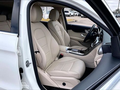 Used 2021 Mercedes-Benz GLC 300 w/ Premium Package image 8