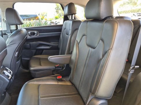 Used 2021 Kia Sorento EX FWD image 17