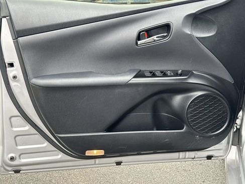 Used 2022 Toyota Prius LE image 19