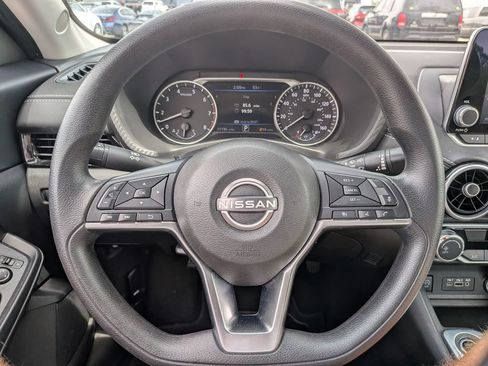 Used 2025 Nissan Sentra SV FWD image 16