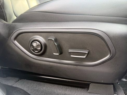 Used 2025 Jeep Grand Cherokee Limited image 60