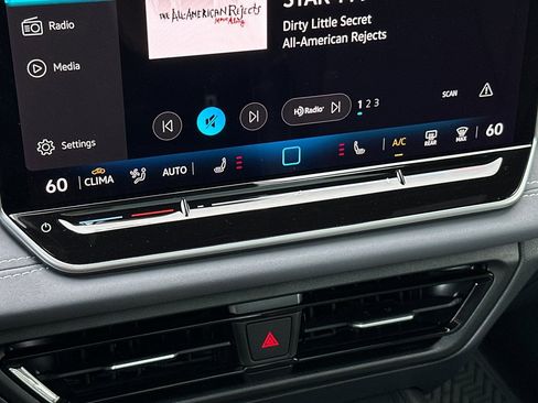 New 2026 Volkswagen Tiguan SE R-Line FWD image 18