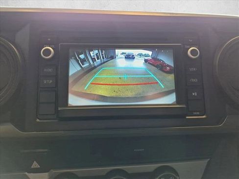 Used 2017 Toyota Tacoma SR RWD image 13