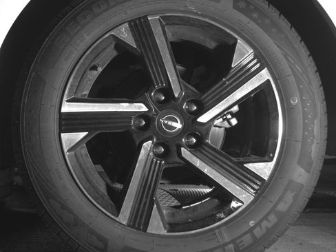 Used 2025 Nissan Sentra SV FWD image 17
