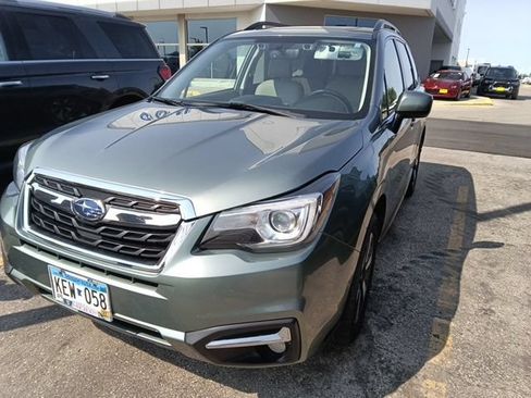 Used 2017 Subaru Forester 2.5i Limited AWD/4WD image 3