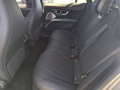Used 2023 Mercedes-Benz EQS 580 4MATIC Sedan image 18