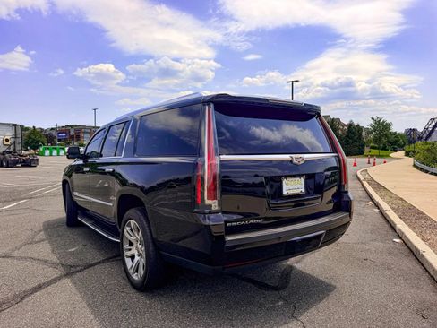 Used 2020 Cadillac Escalade ESV Luxury AWD/4WD image 5