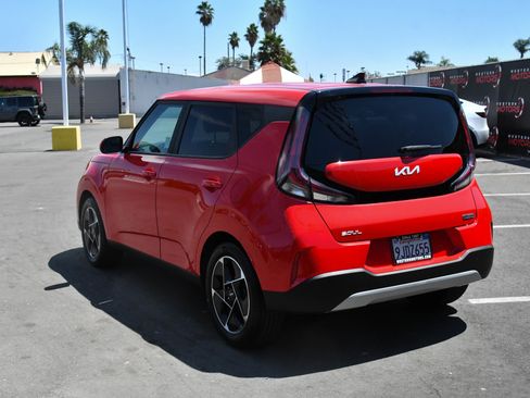 Used 2024 Kia Soul EX image 6