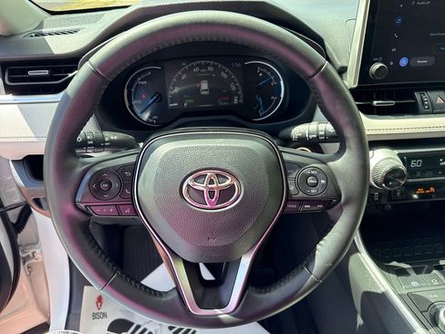 Used 2025 Toyota RAV4 XLE Premium w/ Weather Package AWD/4WD image 17