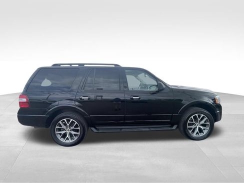Used 2016 Ford Expedition XLT w/ Equipment Group 202A AWD/4WD image 13