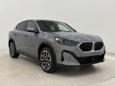 New 2026 BMW X2 xDrive28i AWD/4WD image 7