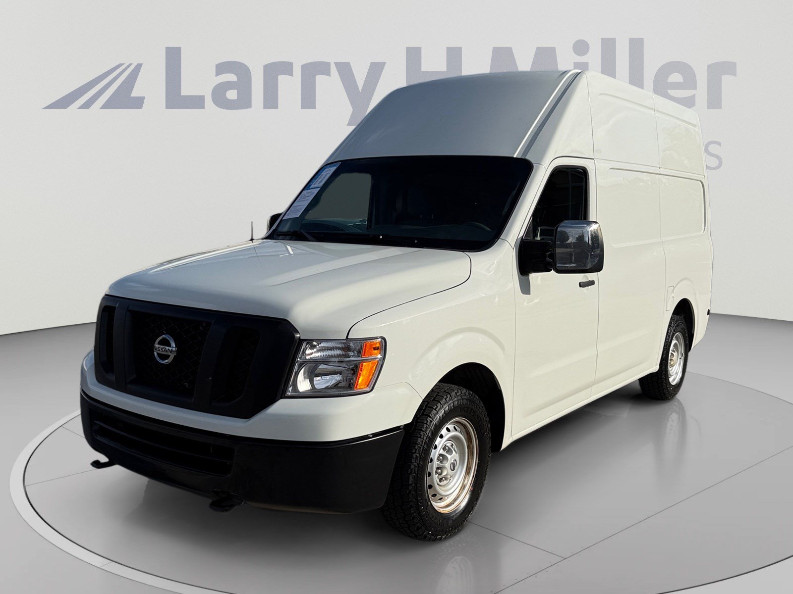 Used 2019 Nissan NV 2500 S RWD image 1