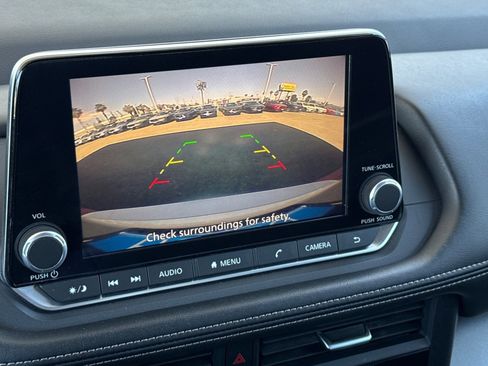 Used 2024 Nissan Rogue SV FWD image 21