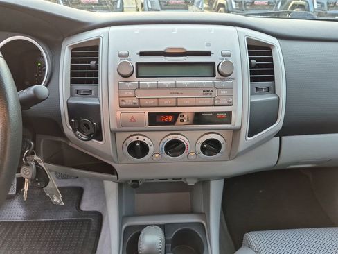 Used 2011 Toyota Tacoma PreRunner w/ TRD Off-Road Pkg RWD image 23