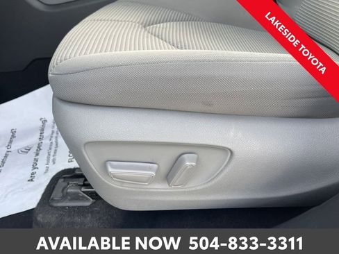 Used 2023 Toyota Highlander LE image 26