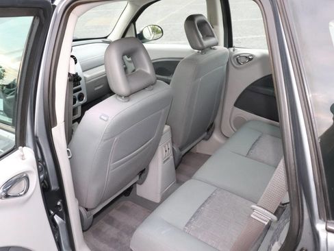 Used 2009 Chrysler PT Cruiser FWD image 22