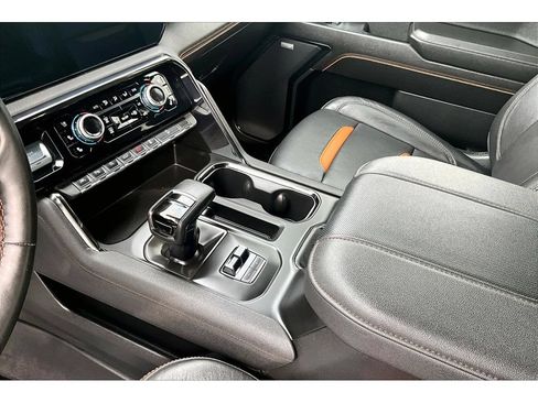 Used 2024 GMC Sierra 1500 AT4 w/ Technology Package AWD/4WD image 16