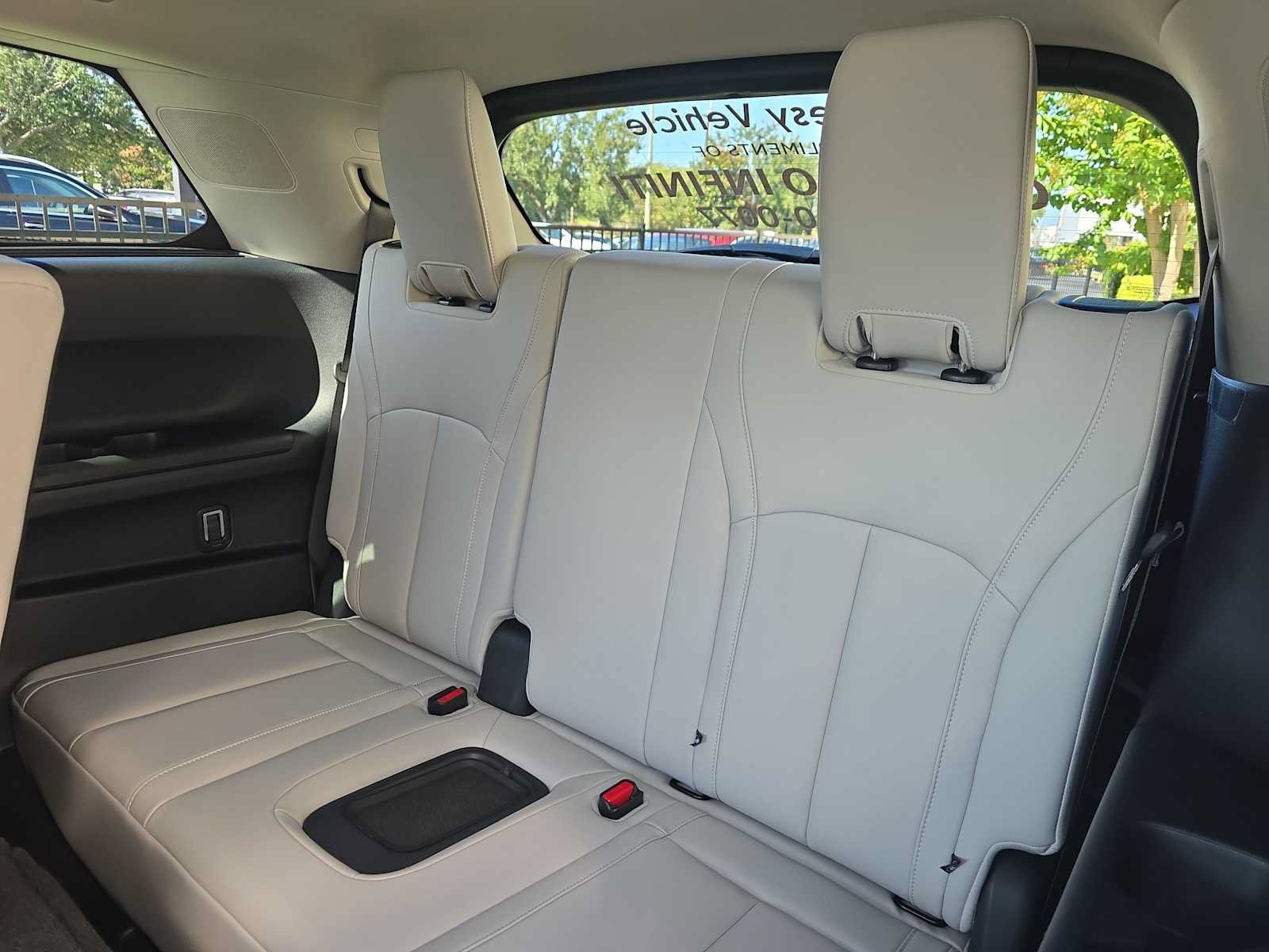 Certified 2026 INFINITI QX60 Luxe w/ Cargo Package FWD image 8