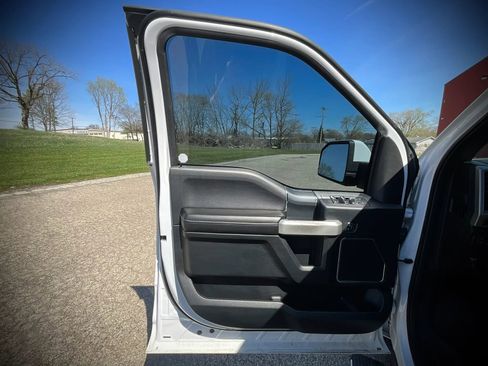 Used 2019 Ford F150 Lariat w/ Equipment Group 502A Luxury AWD/4WD image 23