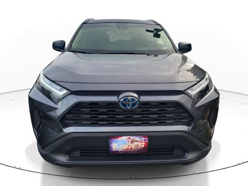 Used 2023 Toyota RAV4 LE AWD/4WD image 2