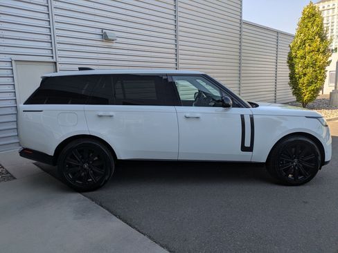 Used 2025 Land Rover Range Rover Long Wheelbase SE AWD/4WD image 9
