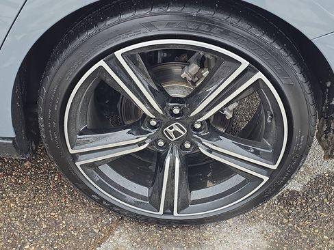 Used 2025 Honda Accord Sport image 32