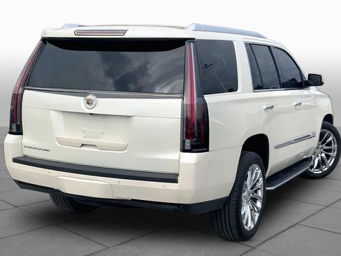 Used 2015 Cadillac Escalade Luxury RWD image 11