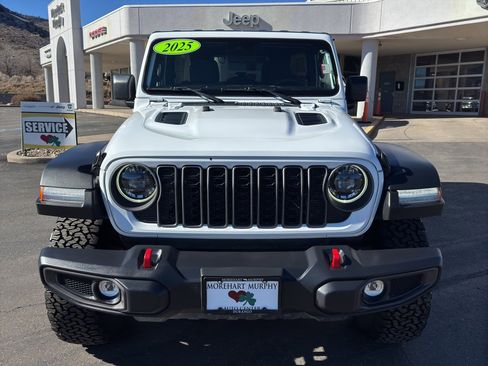 Used 2025 Jeep Wrangler Unlimited Rubicon image 2