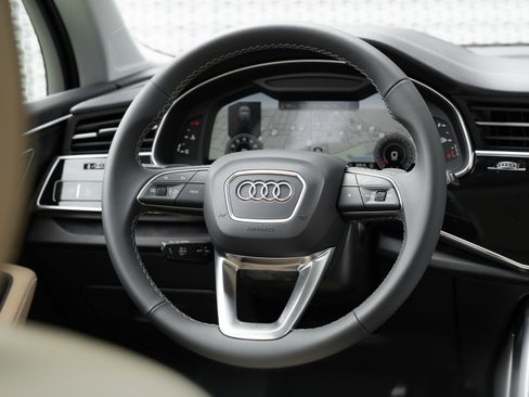 New 2026 Audi Q7 3.0T Prestige image 9