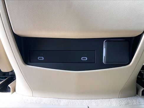 Used 2024 Cadillac Escalade Premium Luxury w/ Performance Package image 33