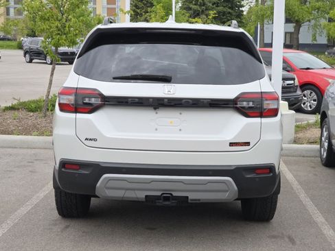 Certified 2023 Honda Pilot TrailSport image 9