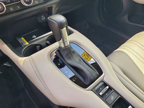 Used 2025 Honda HR-V EX-L image 32