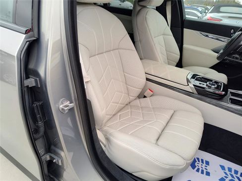 Certified 2023 BMW 760i xDrive 760i xDrive w/ Executive Package image 21
