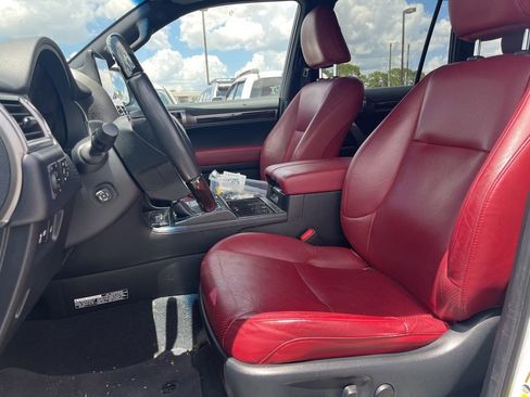 Used 2023 Lexus GX 460 Luxury w/ Accessory Package AWD/4WD image 12