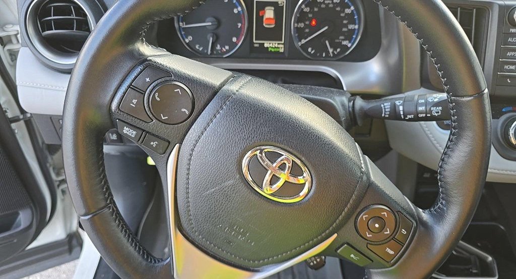 Used 2016 Toyota RAV4 Limited FWD image 9