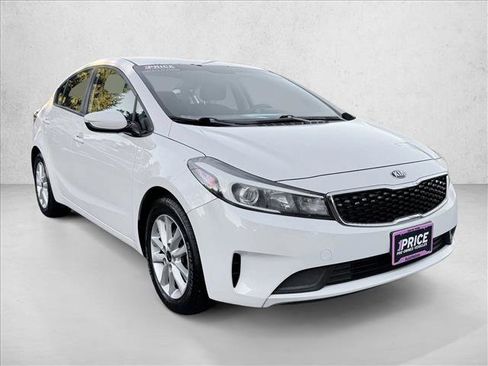 Used 2017 Kia Forte LX w/ LX Popular Package image 3