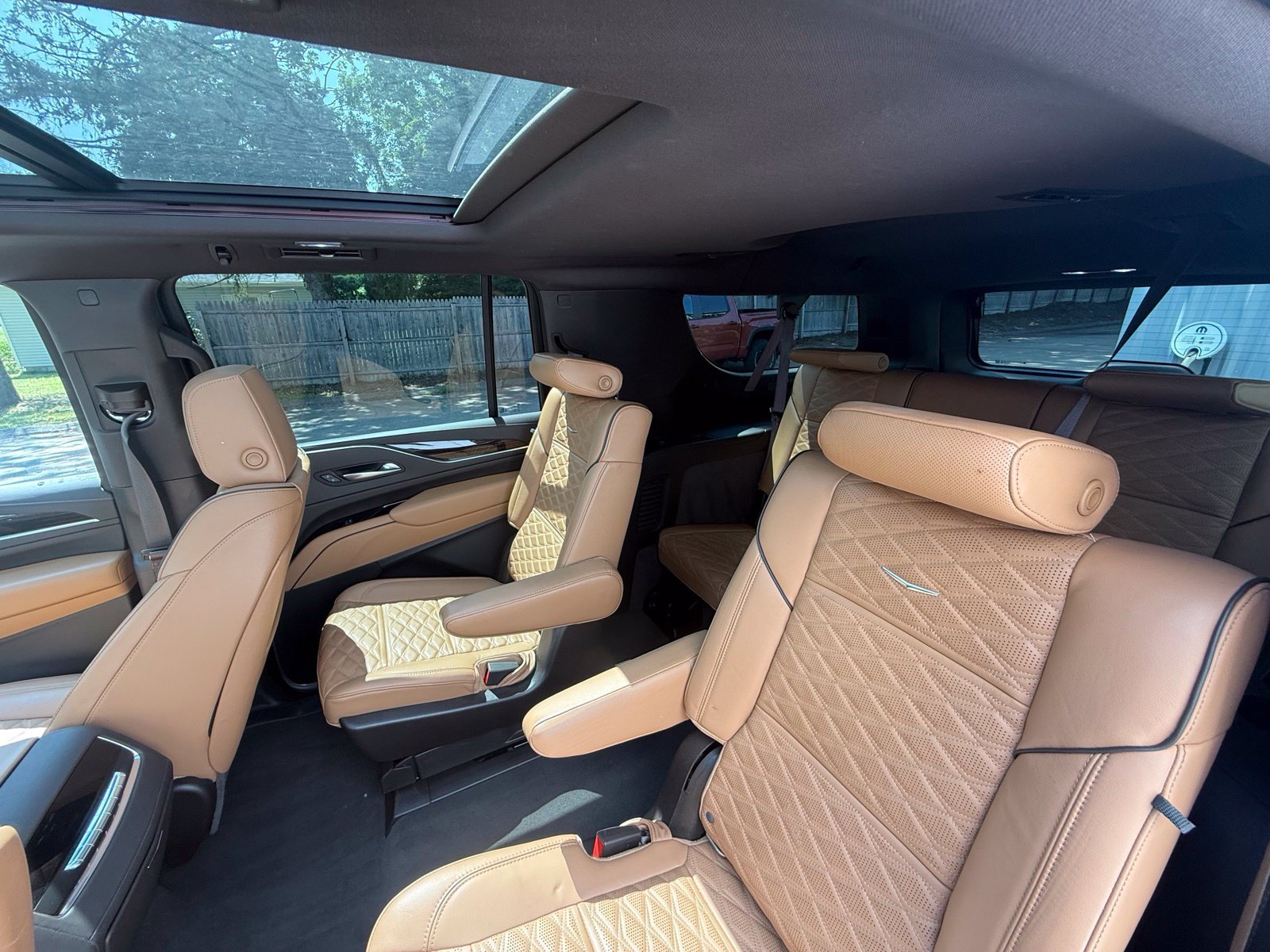 Used 2022 Cadillac Escalade ESV Sport w/ Touring Package AWD/4WD image 12