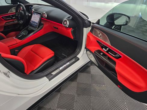 Used 2022 Mercedes-Benz SL 63 AMG 4MATIC image 23