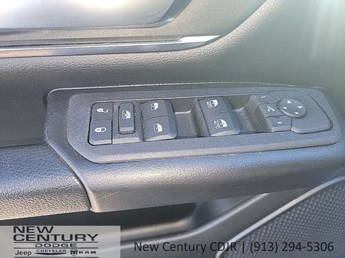 Used 2025 RAM 1500 Big Horn AWD/4WD image 6