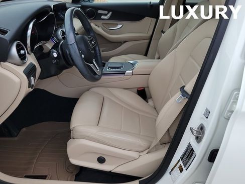 Used 2021 Mercedes-Benz GLC 300 4MATIC image 9