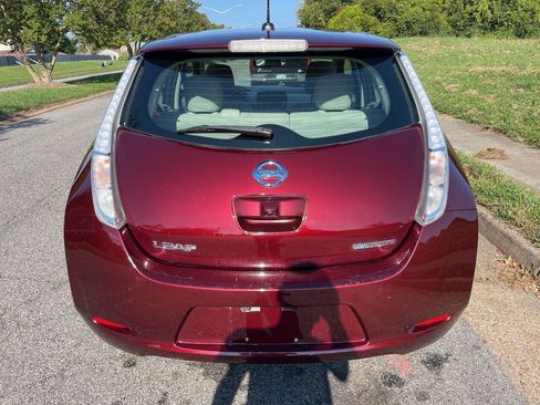 Used 2016 Nissan Leaf SV image 5