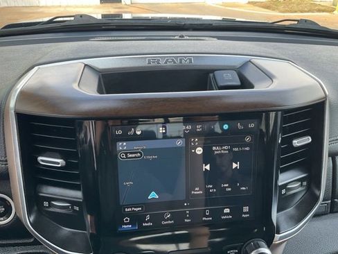 Used 2022 RAM 1500 Laramie AWD/4WD image 16