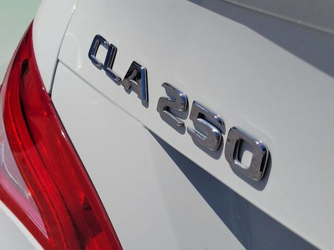 Used 2018 Mercedes-Benz CLA 250 image 26