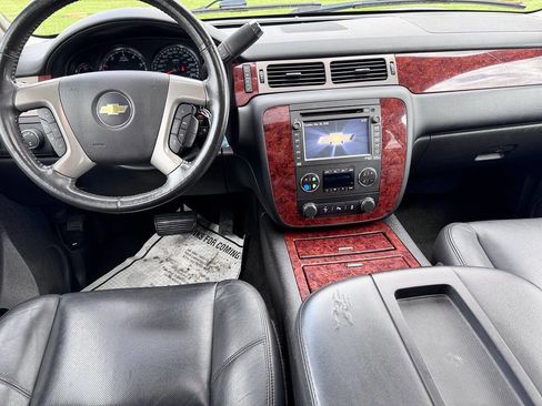 Used 2014 Chevrolet Suburban LTZ AWD/4WD image 6