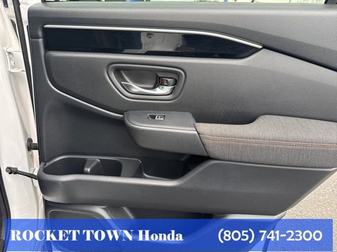 Used 2024 Honda Pilot Sport image 10