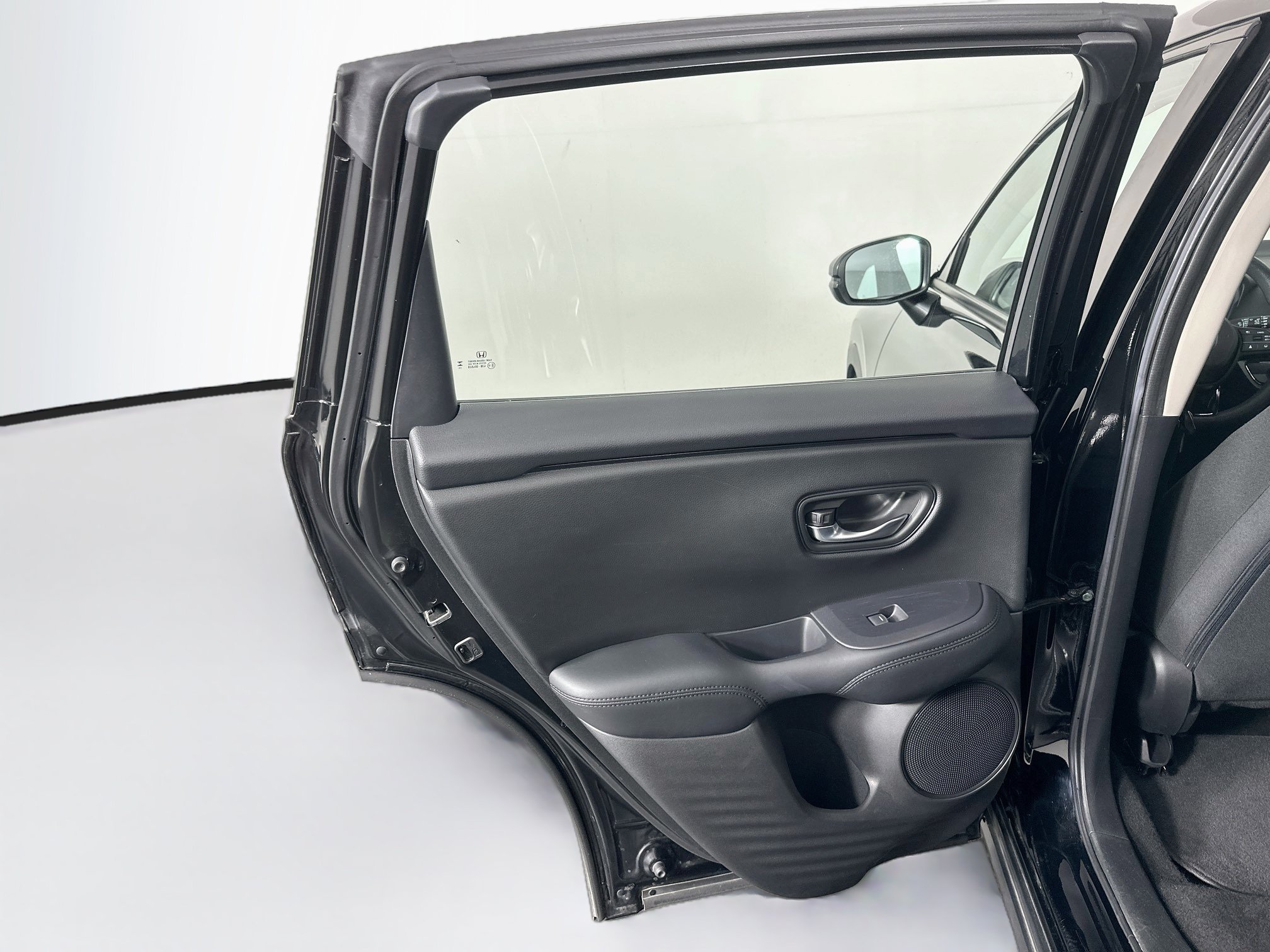 Used 2025 Honda HR-V LX image 24