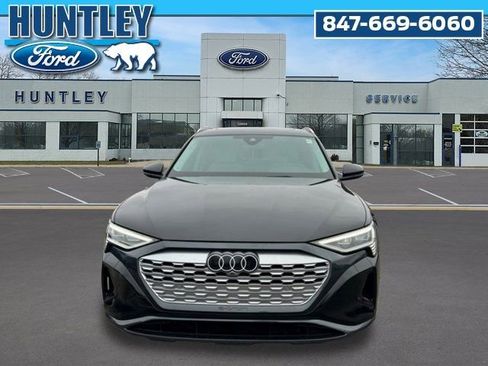 Used 2024 Audi Q8 e-tron Premium Plus w/ Premium Plus Package AWD/4WD image 3