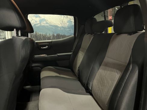 Used 2023 Toyota Tacoma TRD Sport image 15